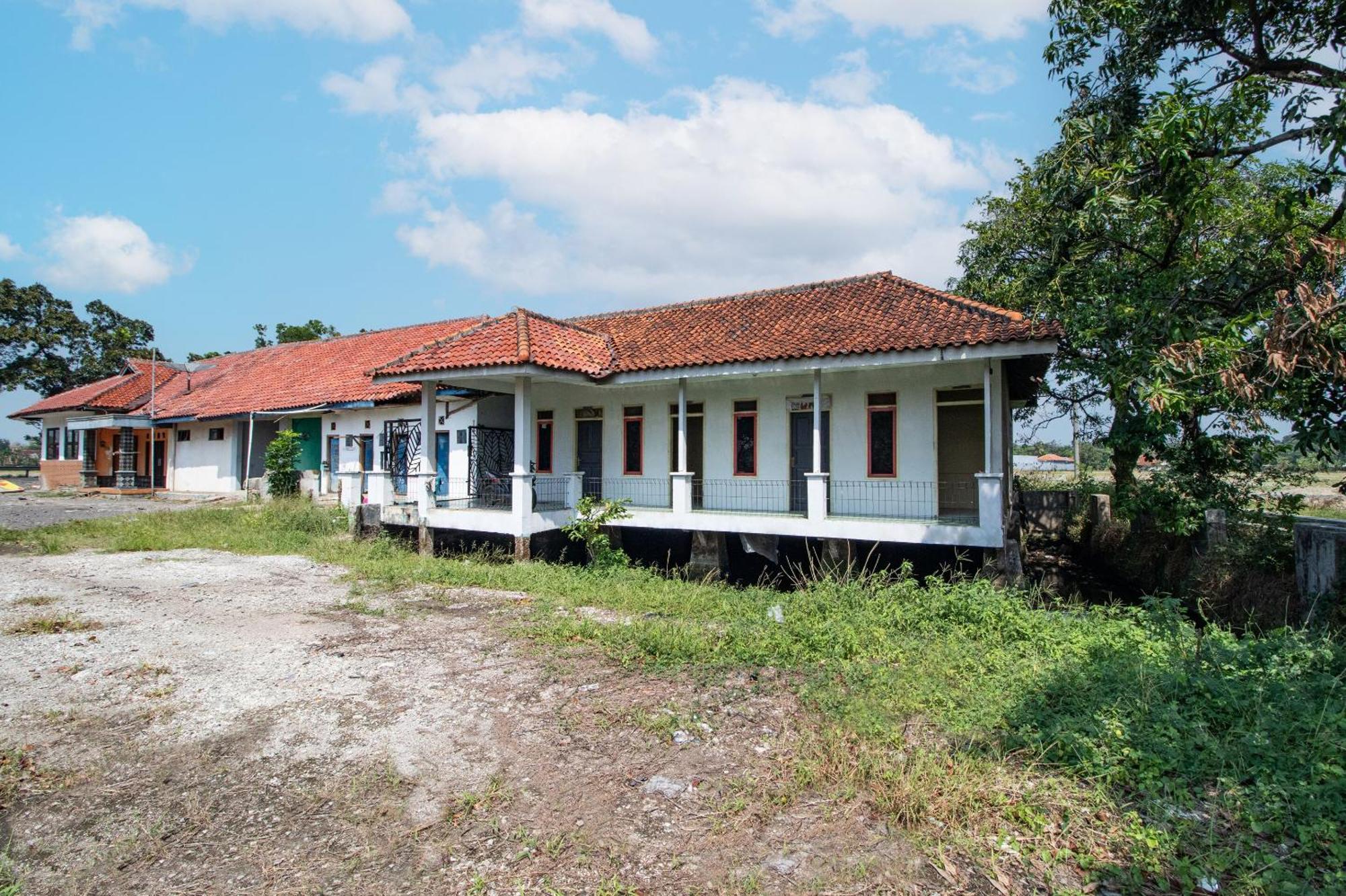 Spot On 92832 Al Mahira Syariah Hotel Majalengka Buitenkant foto