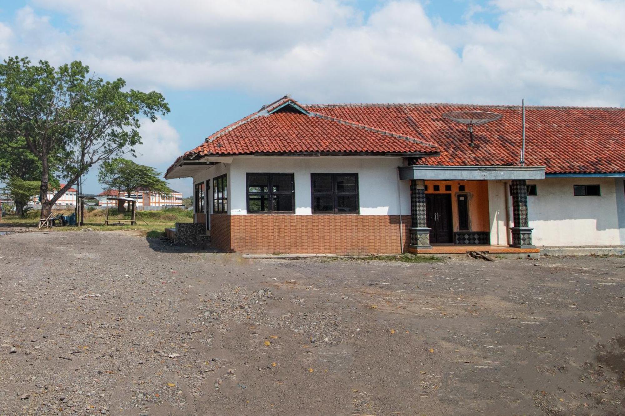 Spot On 92832 Al Mahira Syariah Hotel Majalengka Buitenkant foto